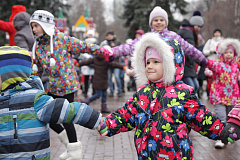 На бульваре Генерала Карбышева, площадка у ротонды, состоялось праздничное мероприятие «Масленичные потешки» для населения муниципального округа Хорошево-Мневники в городе Москве
